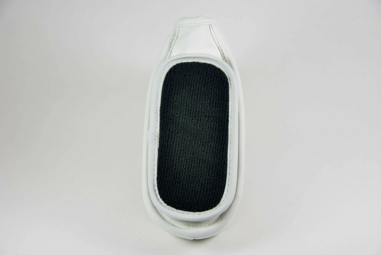 ReadyPutt Blade Mid-Mallet Putter Head Cover With Ball Cleaner - White 3 ReadyPutt Blade Mid-Mallet Putter Head Cover With Ball Cleaner - White - Image 3