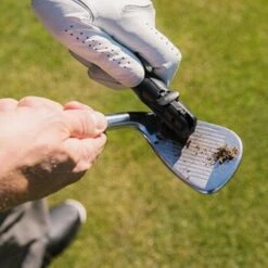 Frogger Brush Pro With Catch Latch -Golf Accessories Shop FROGGER GOLF BRUSHPRO MAIN