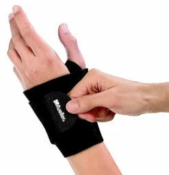Mueller Sport Care Wraparound Moderate Wrist Support -Golf Accessories Shop Mueller Adjustable Wrist Support 2